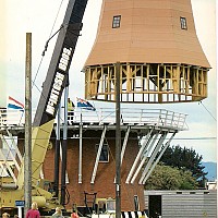 old_100t_putting_together_windmill_in_foxton.jpg